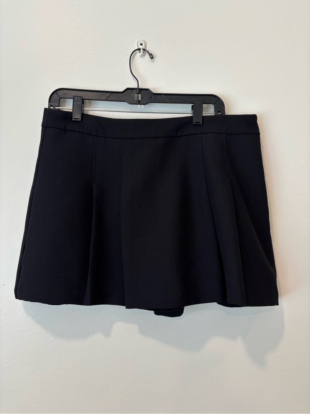 Zara Black Pleated Mini Skirt - Classic Women's Skirt